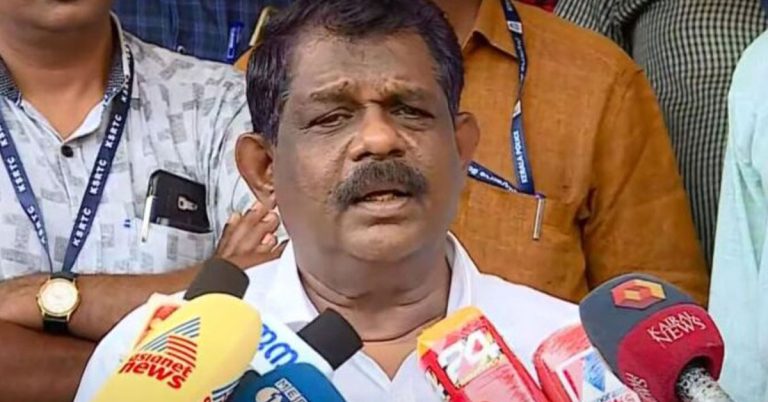 പുന:സംഘടനയുടെ ഭാഗമായി മന്ത്രി ആന്റണി രാജു രാജി വെച്ചു; പടിയിറക്കം സന്തോഷത്തോടെയെന്ന് മന്ത്രി.